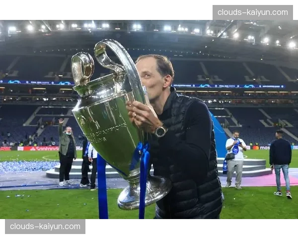 独家专访拜仁后卫德里赫特：“我们希望为图赫尔时代的成功画上句号。”